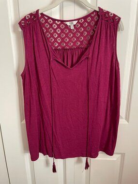 Q&A Sleeveless T-shirt